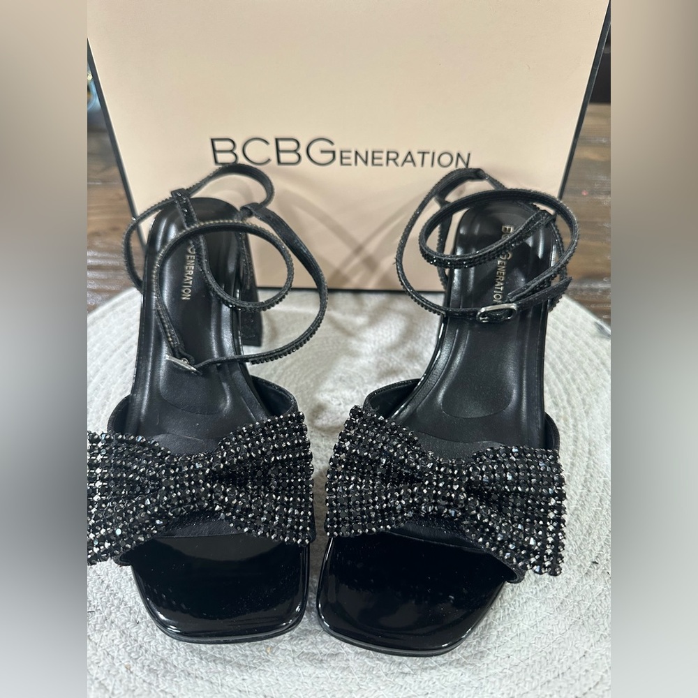 NIB BCBGeneration Extravagant Black Women's Strappy Heels with Gemstone Bows 8